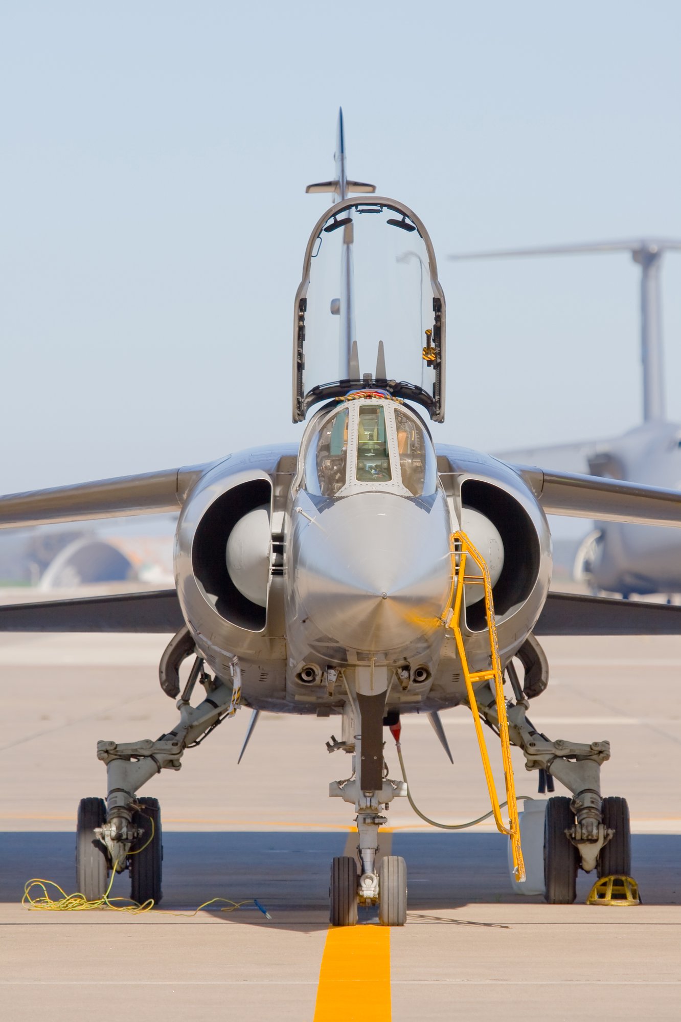 military-aircraft-2023-11-27-05-21-37-utc
